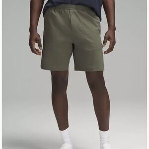 Lululemon Bowline Shorts Woven 7” - Medium Olive